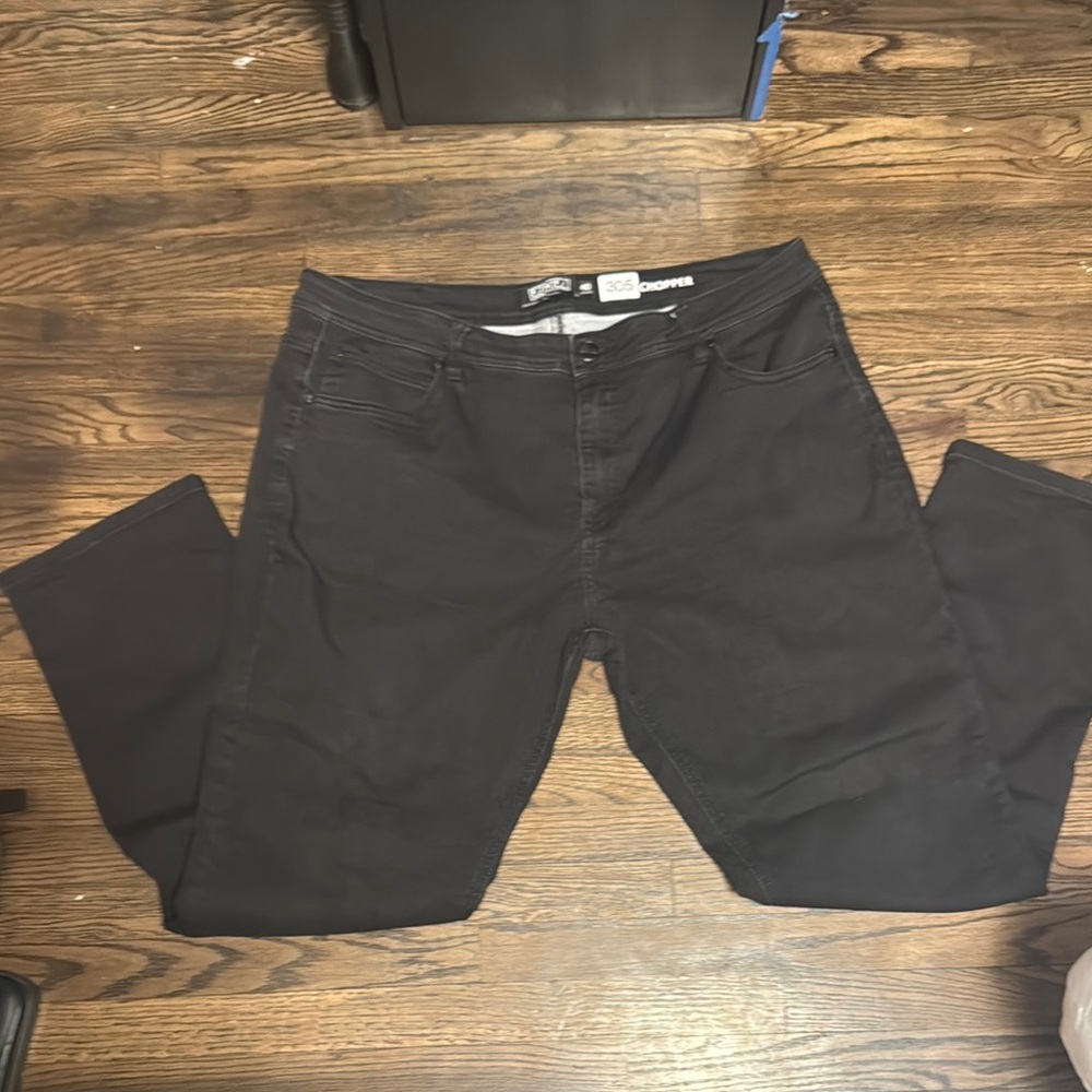 Ezekiel Black Men’s Straight Leg Jeans